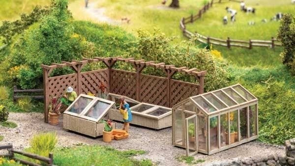 In the Garden -- Laser-Cut Kit - Greenhouse, 2 Cold Frames, Pergola, HO, Noch Gmbh & Co 66805