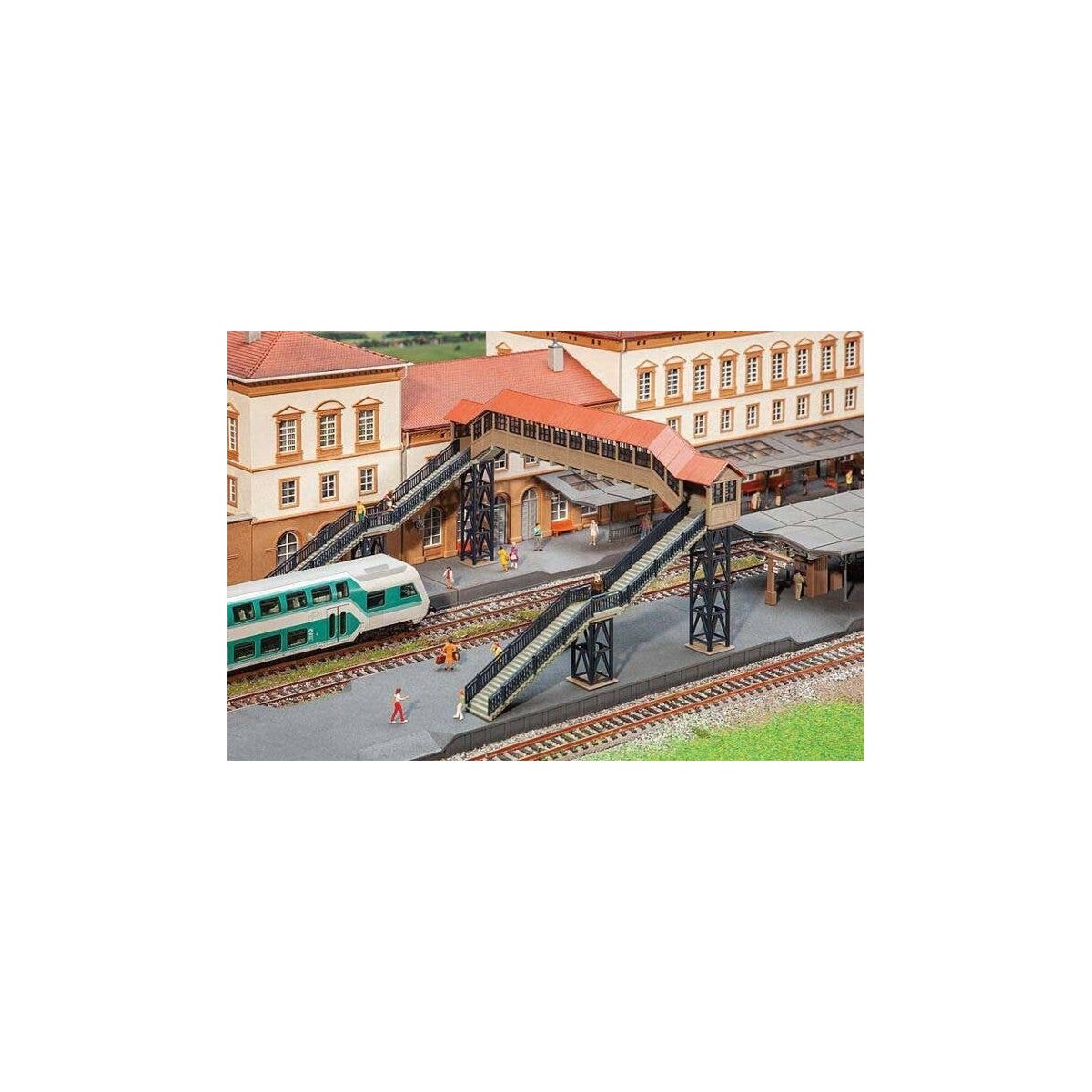Covered Pedestrian Bridge -- Kit - 10-3/4 x 7-11/16 x 5-7/16′ 27.3 x 19.5 x 13.8cm, HO, Faller Gmbh 120109