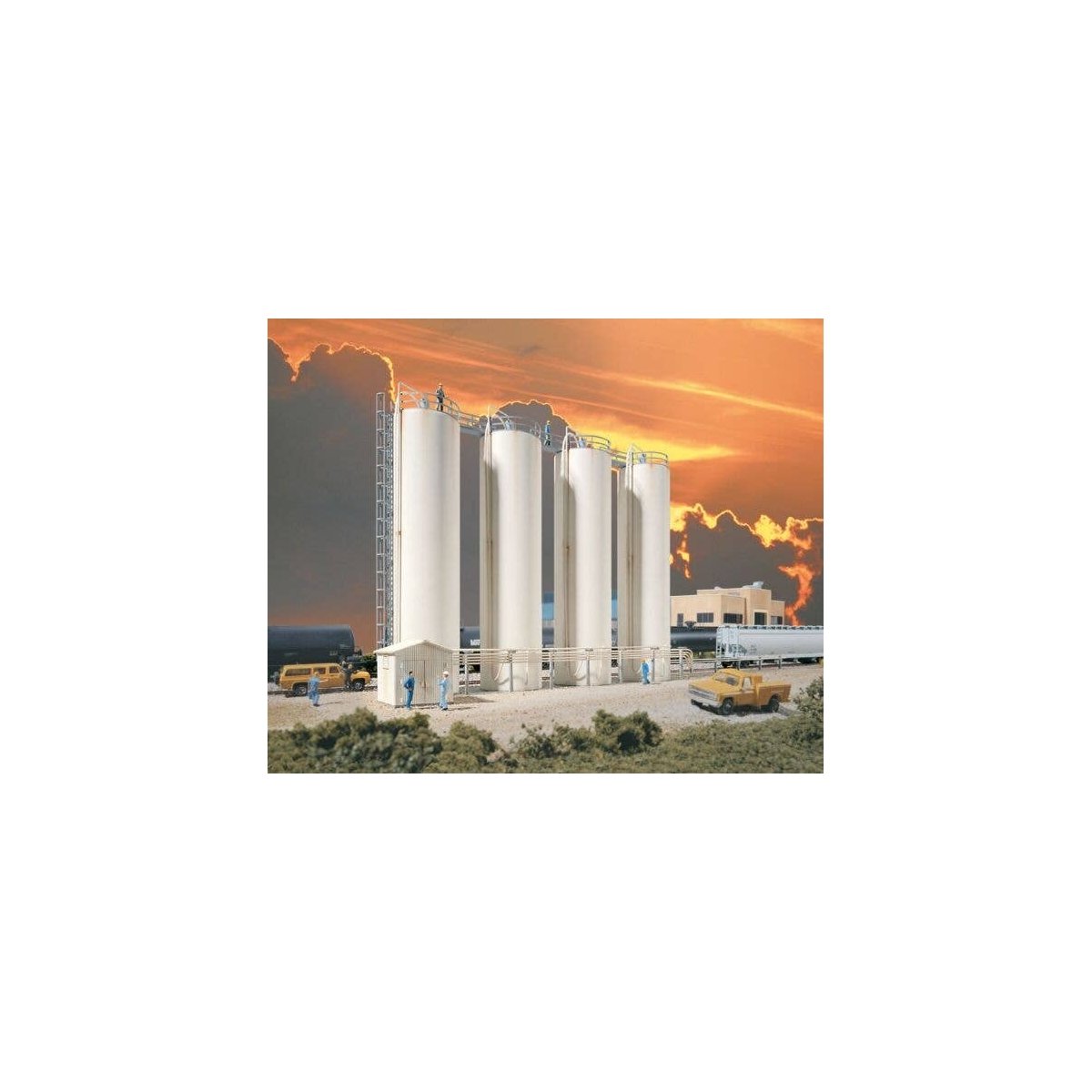 Plastic Pellet Transfer Facility -- Kit - 19-5/8 x 4-1/16 x 8-1/4′ 49.8 x 10.3 x 21cm, HO, Walthers Cornerstone 3081