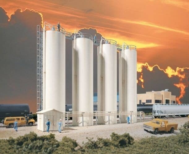 Plastic Pellet Transfer Facility -- Kit - 19-5/8 x 4-1/16 x 8-1/4′ 49.8 x 10.3 x 21cm, HO, Walthers Cornerstone 3081