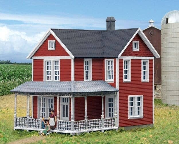 Cottage Grove Farm House -- Kit - 5-3/8 x 3-1/2 x 5-1/8′ 13.6 x 8.8 x 13cm, HO, Walthers Cornerstone 3664