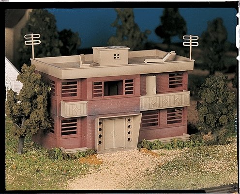 Plasticville U.S.A.(R) Classic Kits -- Apartment Building, O, Bachmann Industries 45980