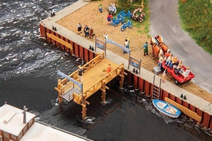 Ship Pier -- Kit - 20-7/16 x 4-5/16 x 2-5/8′ 51.9 x 11 x 6.7cm, HO, Faller Gmbh 130511