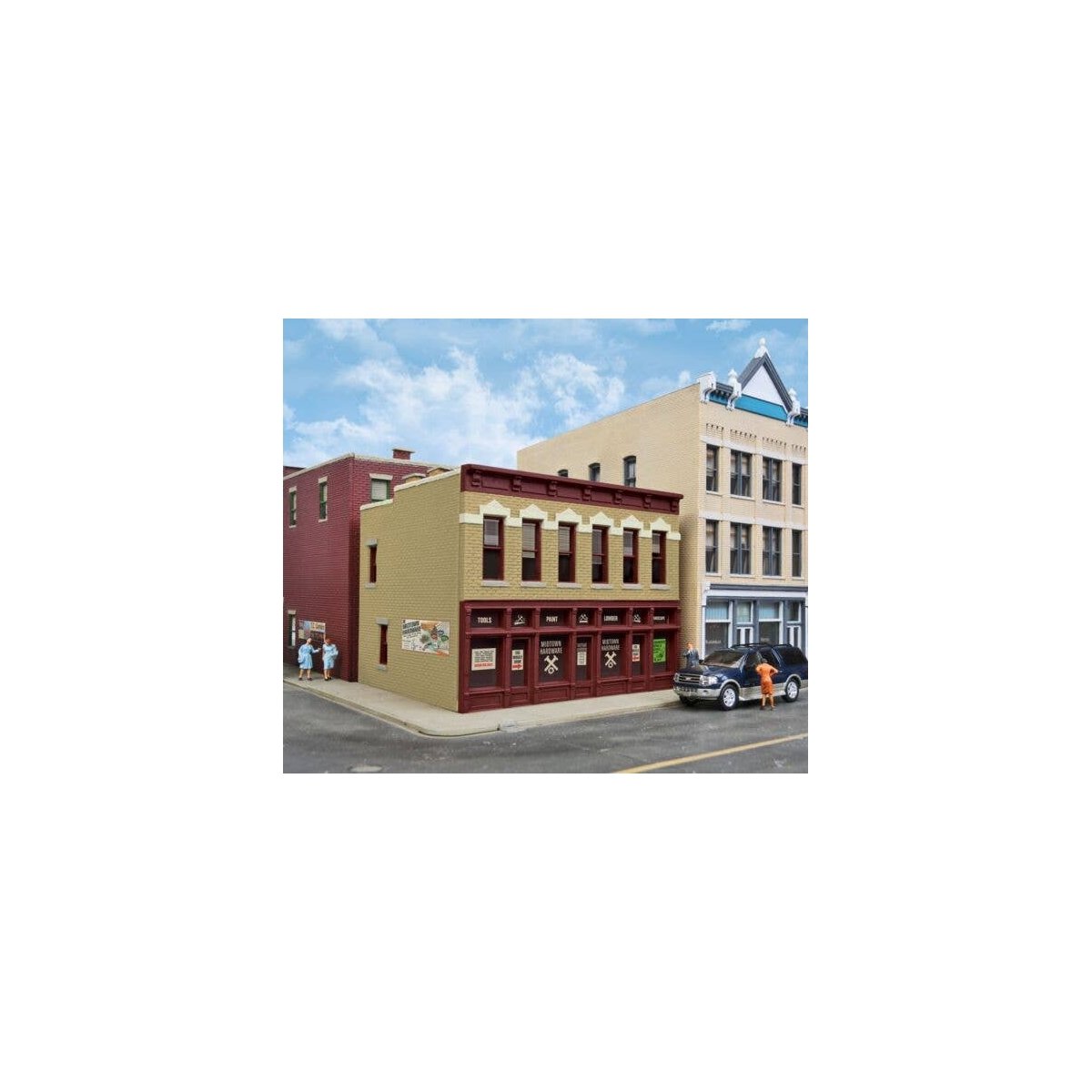 Midtown Hardware -- Assembled - 4-1/4 x 3-5/8 x 3-3/8′ 10.7 x 9.2 x 8.5cm, HO, WalthersTrainline 812