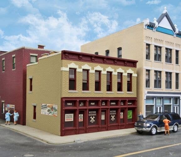 Midtown Hardware -- Assembled - 4-1/4 x 3-5/8 x 3-3/8′ 10.7 x 9.2 x 8.5cm, HO, WalthersTrainline 812