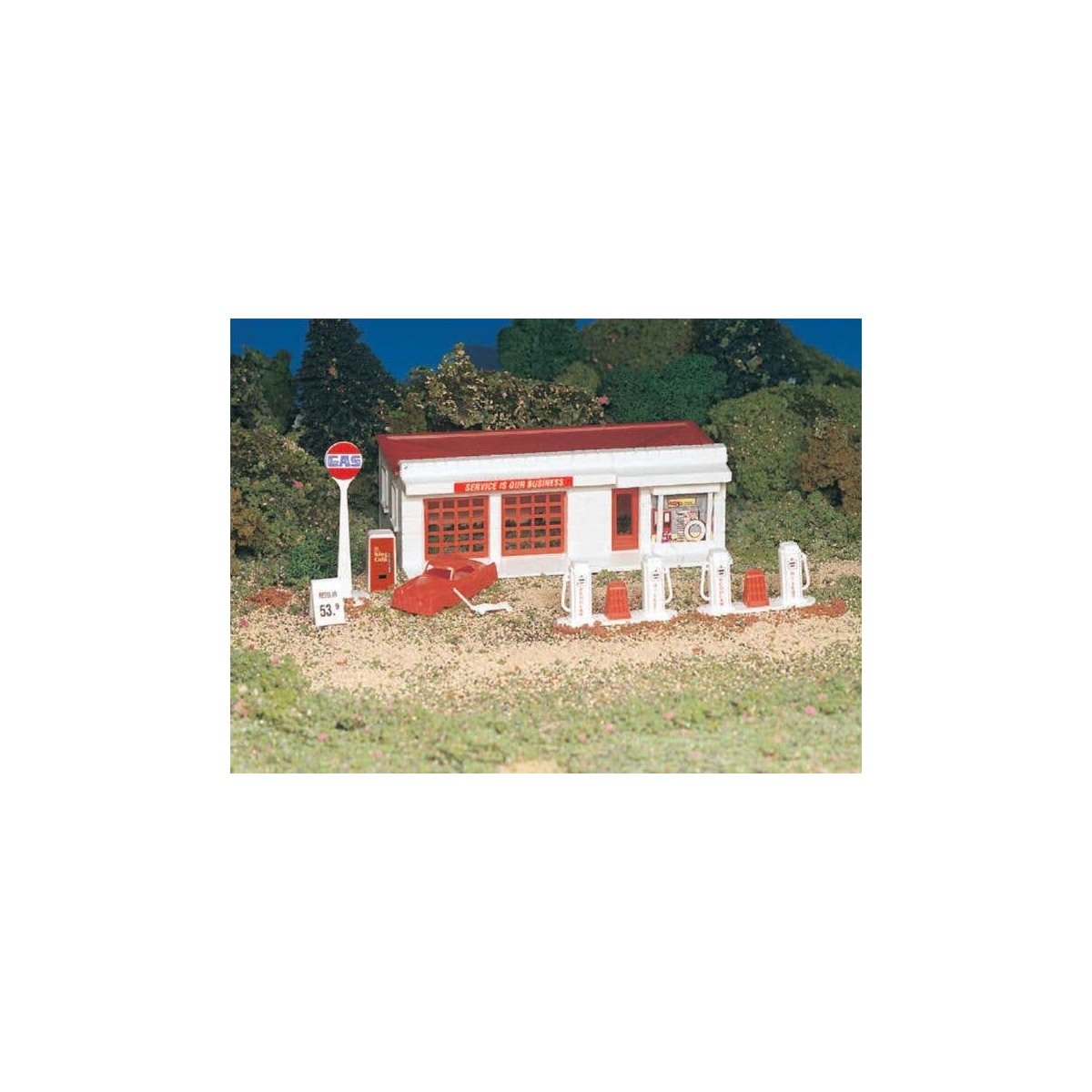 Gas Station - Plasticville -- Kit, HO, Bachmann Industries 45174