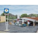 Drive-in Oil Change - Repurposed Gas Station -- Kit - 10-1/2 x 9 x 3-3/16′ 26.6 x 22.8 x 8c, HO, Walthers Cornerstone 3543