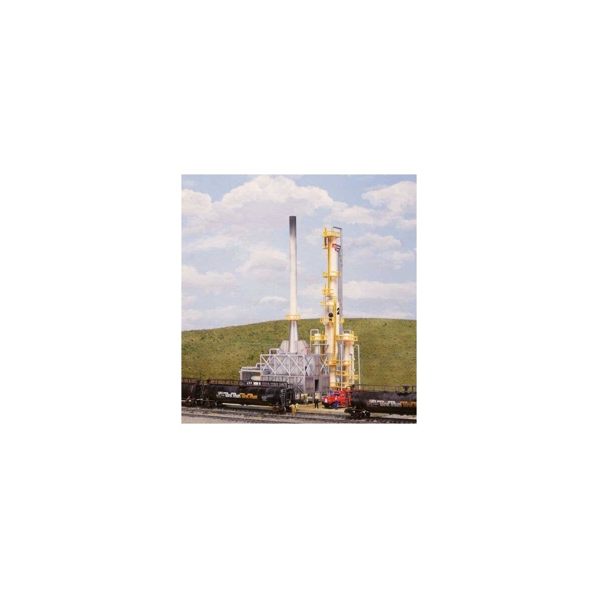 North Island Oil Refinery -- Kit - 8-1/16 x 5′ 20.5 x 12.7cm, N, Walthers Cornerstone 3219