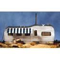 Goin` Home Series -- Junior`s Shiner (Old-Style Trailer Home) - 4-5/8 x 3` 11.7 x 7.6cm, HO, B.T.S. 27405