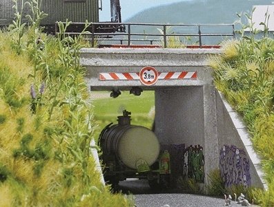 Underpass - Kit -- 10-7/16 x 3-3/8 x 2-3/4′ 26.5 x 8.5 x 7cm, HO, Busch Gmbh & Co Kg 1409
