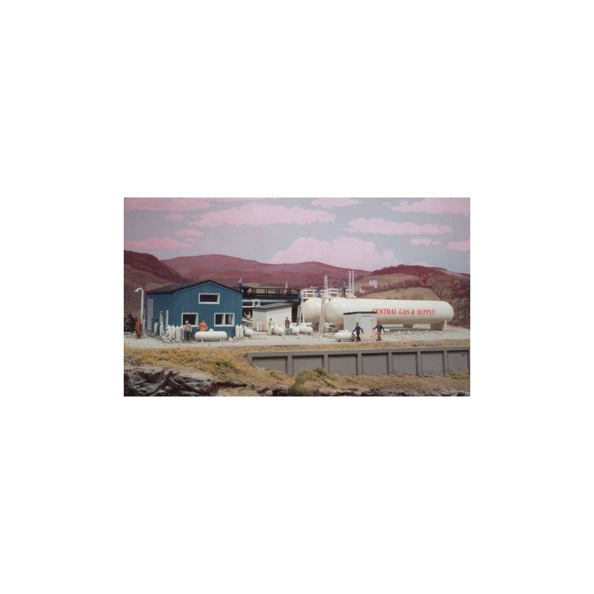 Central Gas and Supply -- Kit, N, Walthers Cornerstone 3213