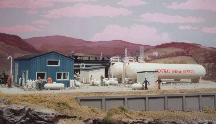 Central Gas and Supply -- Kit, N, Walthers Cornerstone 3213