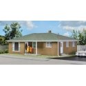 Ranch Tract House -- Kit - 5-1/2 x 4-1/8 x 2-1/4′ 13.9 x 10.4 x 5.7cm, HO, Walthers Cornerstone 3777