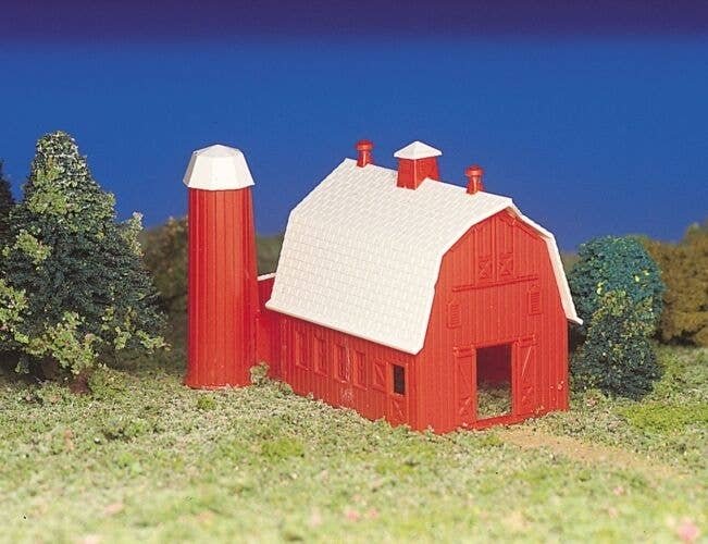 Plasticville Classic Kit - Barn -- 2-1/2 x 3-1/2′ 6.4 x 9cm, HO, Bachmann Industries 45151