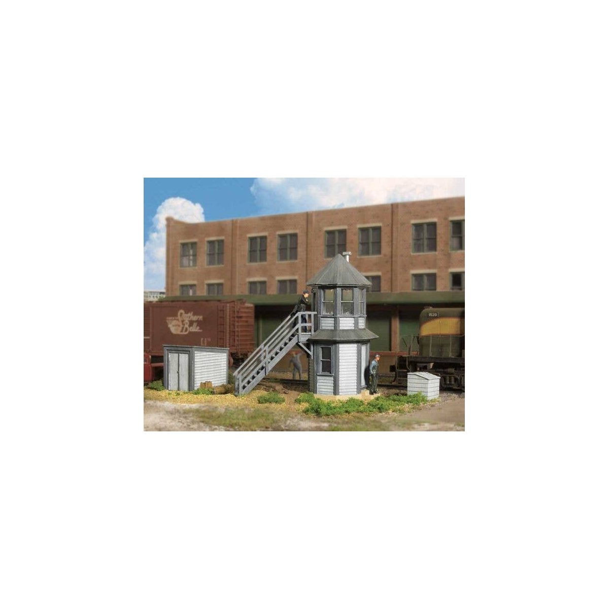 Elevated Crossing Tower pkg(2) -- Kit - 1-1/4 x 1-1/4 x 3′ 3.2 x 3.2 x 7.6cm, HO, Walthers Cornerstone 2945