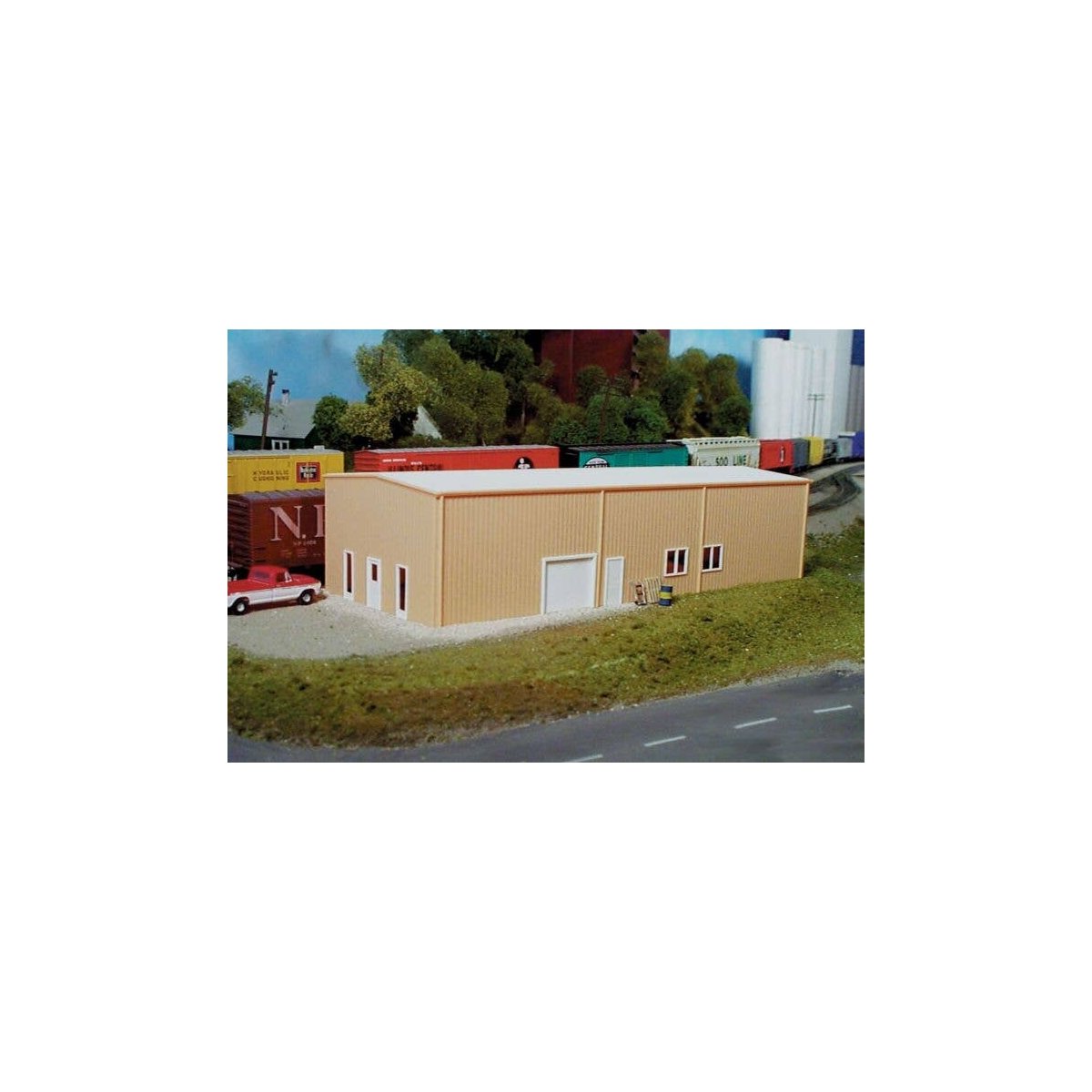 Pre-Fab Warehouse -- Kit - 4-1/8 x 8-1/4′ 10.8 x 21cm, HO, Pikestuff 4