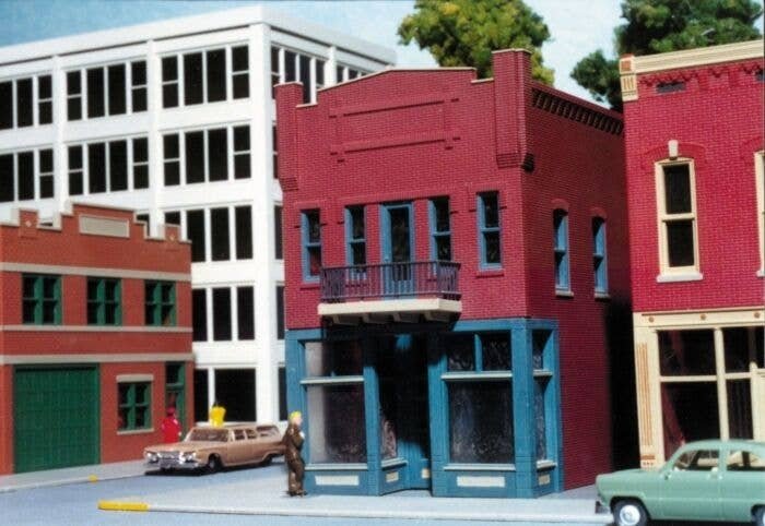 Kevin`s Toy Store -- Kit - 4-3/4 x 2-3/4` 11.9 x 6.9cm, HO, Smalltown USA 6021