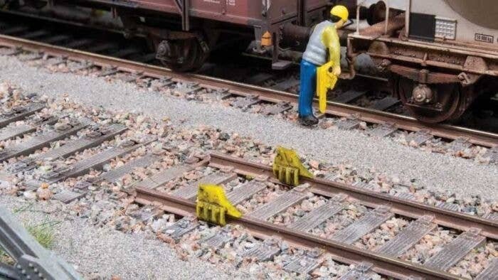 Wheel Stops (Rail Anchor) -- pkg(10), N, Noch Gmbh & Co 13904