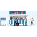 Snack Concession Trailer with Figures -- 5 Figures, HO, Preiser Kg 10749
