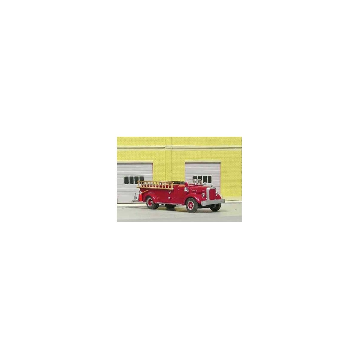 1950-1956 Mack L Fire Pumper - Resin Kit -- Open Cab, Undecorated, HO, Sylvan Scale Models V390