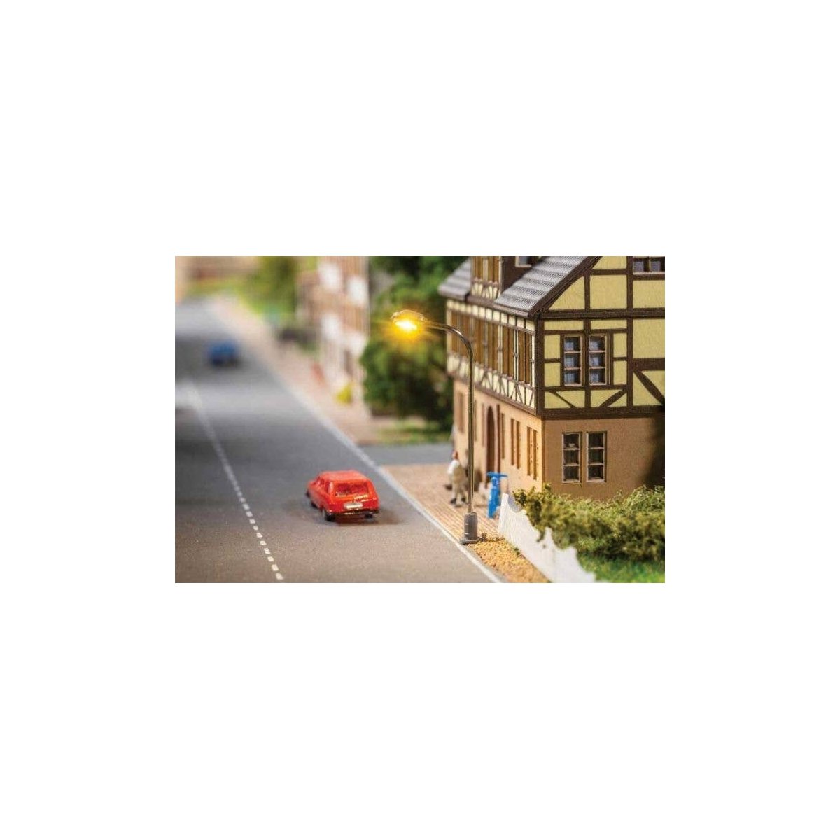 LED Whip-Style Street Light -- 1-3/16′ 3cm Tall, Z, Faller Gmbh 282130