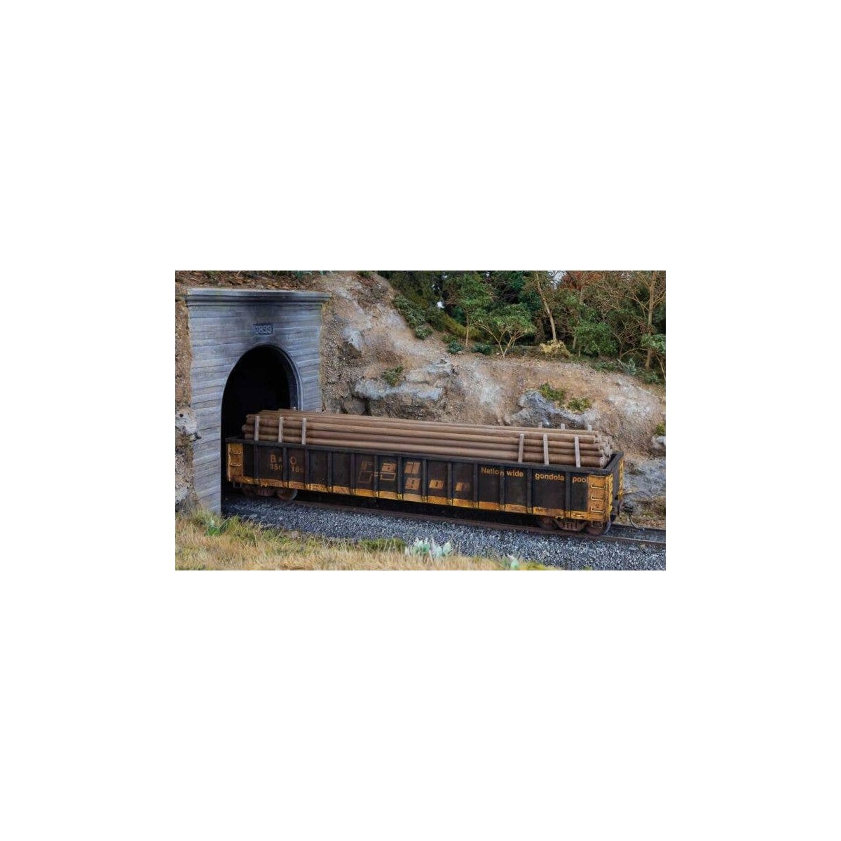 Utility Poles Load -- Kit - Fits most 50′ & larger gondolas - sold separately, HO, Walthers Cornerstone 4174