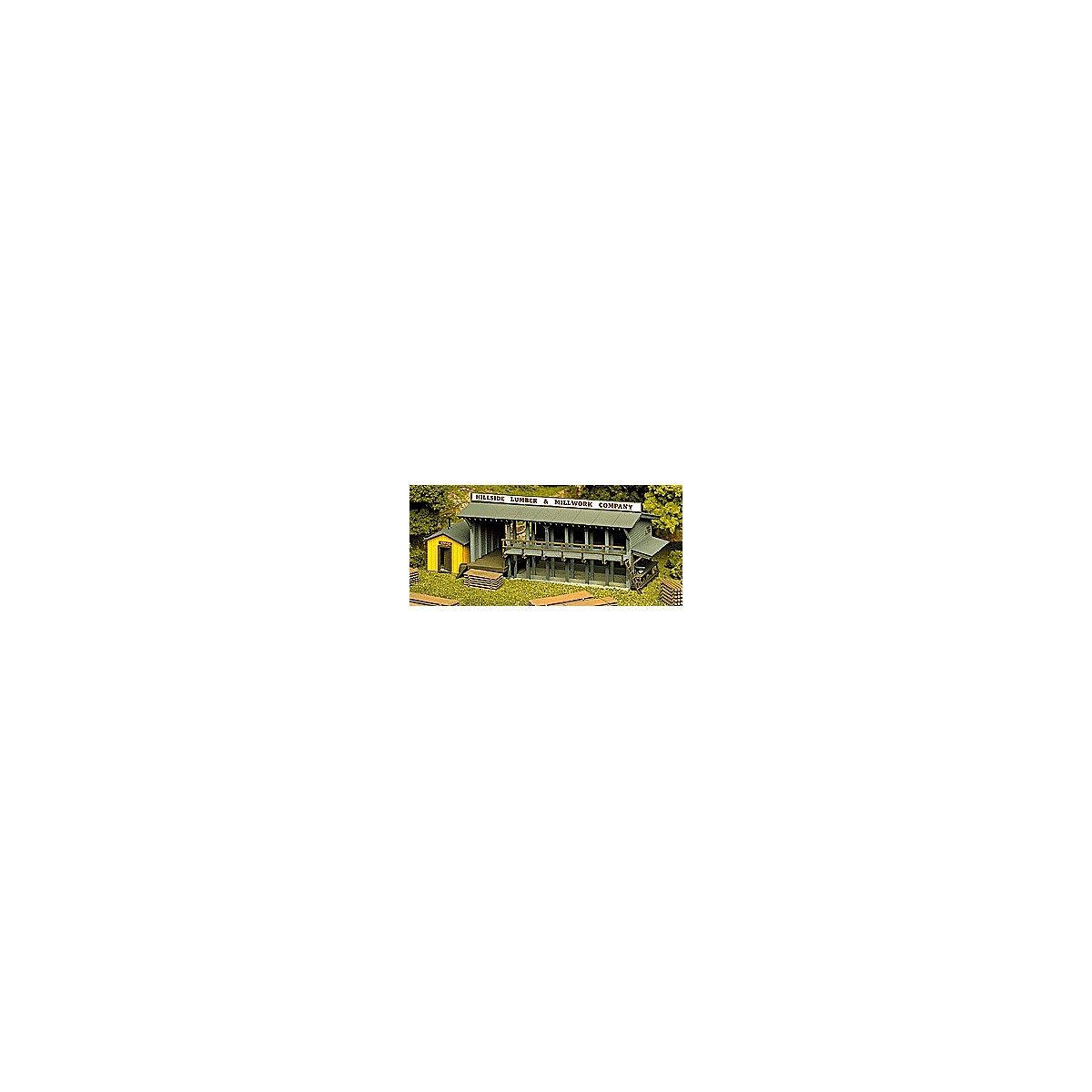 Lumber Yard & Office - Kit -- 3-3/4 x 8-1/2′ 9.5 x 21.3cm, HO, Atlas Model Railroad Co. 750