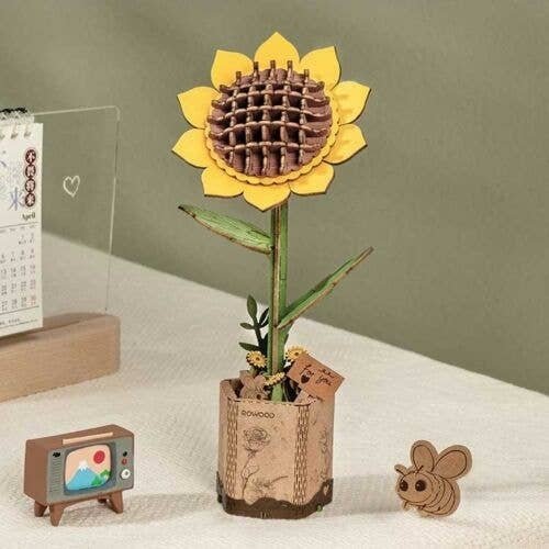 Sunflower - Laser-Cut Wood Kit -- 3D Wooden Puzzle, All Scales, Robotime TW011