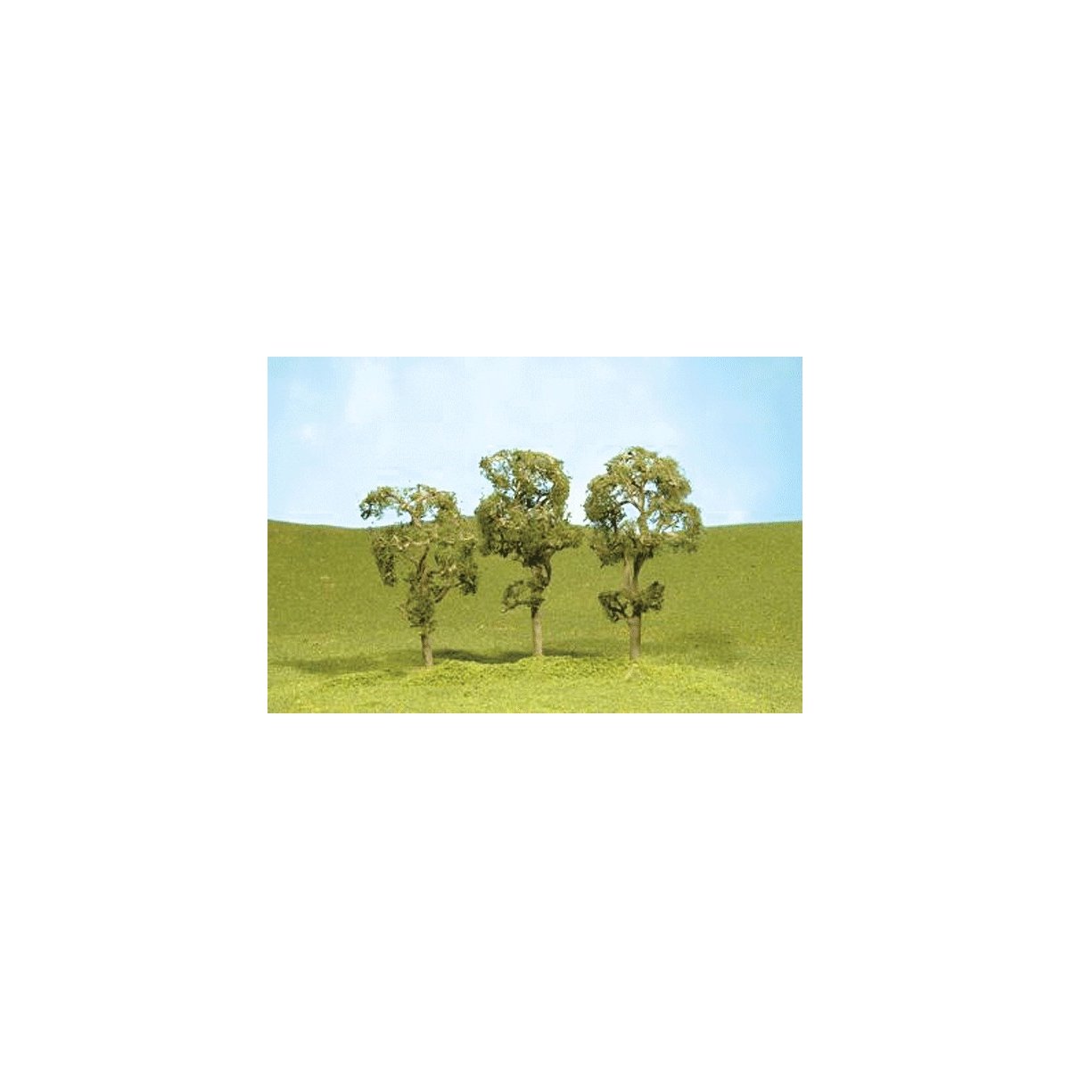 SceneScapes(TM) Layout-Ready Trees -- Maple Trees 2-1/2 - 2-3/4′ pkg(4), N, Bachmann Industries 32111