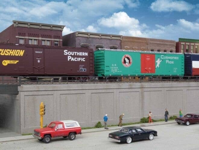 Urban Retaining Walls -- Kit, HO, Walthers Cornerstone 4562