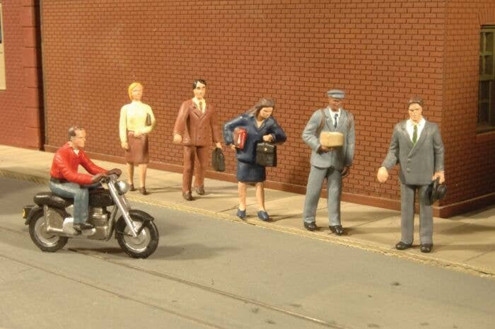 SceneScapes(TM) Figures -- City People with Motorcycle pkg(7), HO, Bachmann Industries 33101