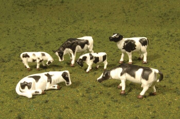 SceneScapes(TM) Figures -- Cows (black, white) pkg(6), HO, Bachmann Industries 33103