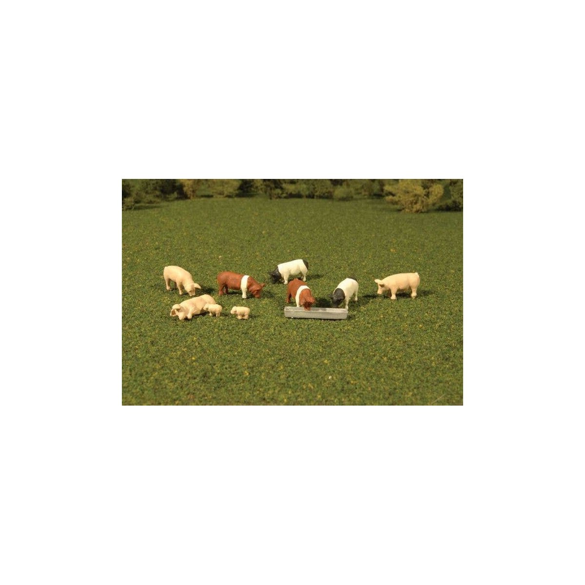 Pigs - SceneScapes(TM) -- pkg(9), HO, Bachmann Industries 33118
