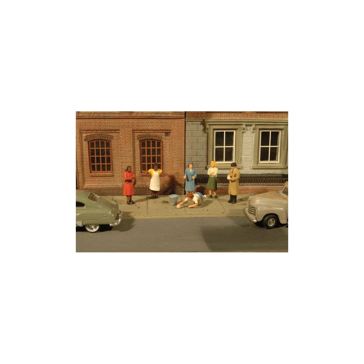 Sidewalk People pkg(7), O, Bachmann Industries 33167