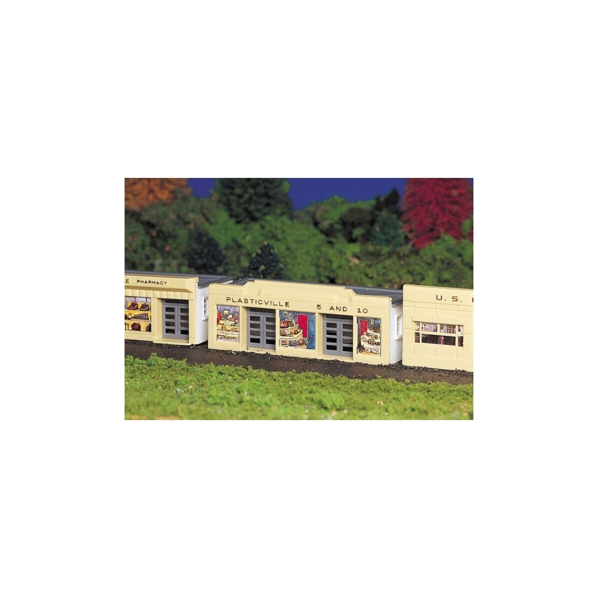 Plasticville Classic Kit - 5 & 10 Store -- 2-1/8 x 4-5/8′ 5.5 x 11.8cm, HO, Bachmann Industries 45142