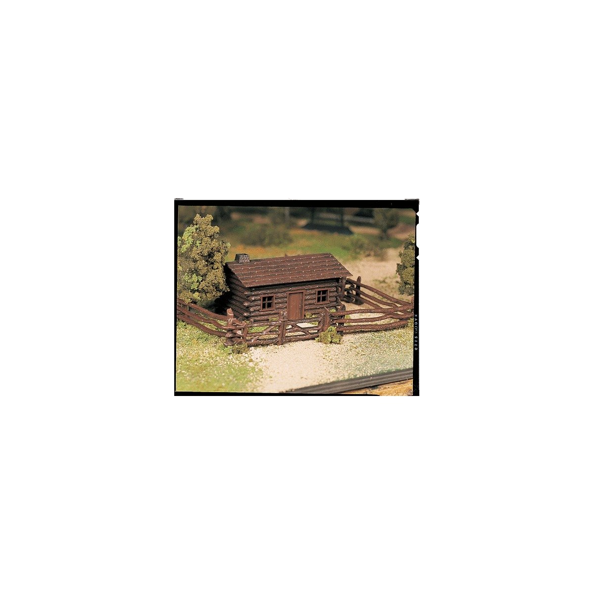 Plasticville U.S.A.(R) Classic Kits -- Log Cabin w/Rustic Fence, O, Bachmann Industries 45982