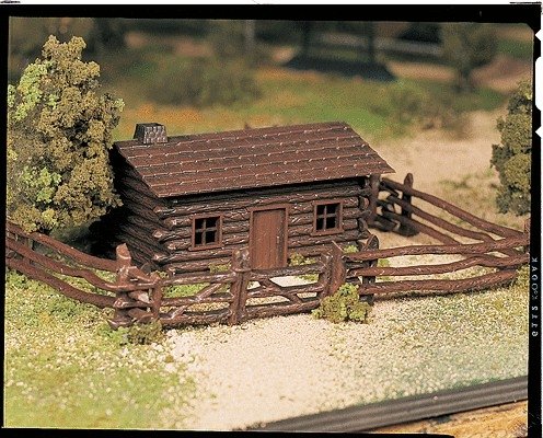 Plasticville U.S.A.(R) Classic Kits -- Log Cabin w/Rustic Fence, O, Bachmann Industries 45982
