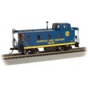 Slanted Offset-Cupola Caboose - Ready to Run -- Norfolk & Western 562832 (blue, yellow), HO, Bachmann Industries 14003
