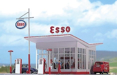 1950s ESSO Gas Station -- Kit, HO, Busch Gmbh & Co Kg 1005