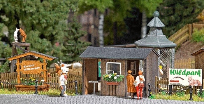 Wood Ticket/Admission Gate -- Laser-Cut Wood Kit - 1-15/16 x 1-5/16 x 1-5/16′ 4.9 x 3.4 x 3.4cm, HO, Busch Gmbh & Co Kg 1580