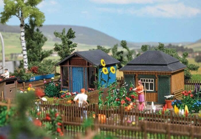 Garden - Summer Sheds -- Laser-Cut Kit - Set 2: 2 Sheds, Outhouse, 2 Woodpiles, Garden Details, Fence, HO, Busch Gmbh & Co Kg 16