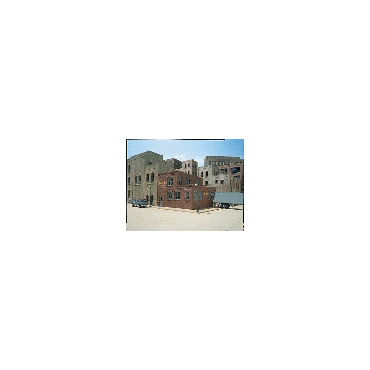 200 Series Kits -- C. Smith Packing House - 4-3/4 x 5-3/8′ 12.2 x 14.8cm, HO, Design Preservation Models 20300