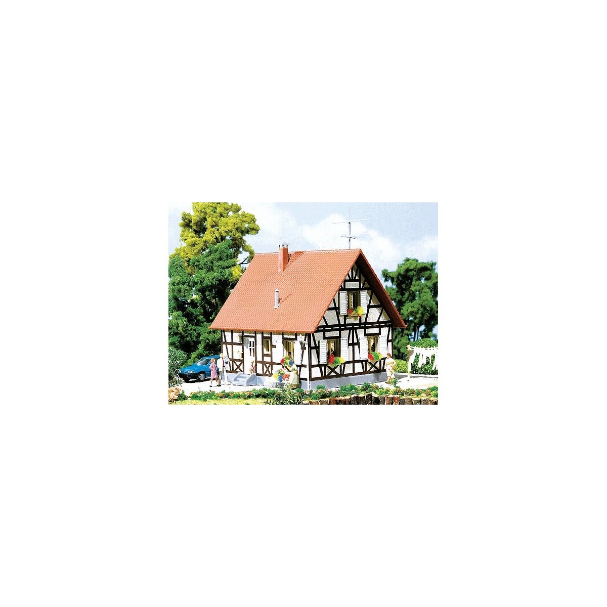 Half-Timbered House -- 3-3/4 x 3-1/2′ 9.3 x 8.5cm, HO, Faller Gmbh 130222
