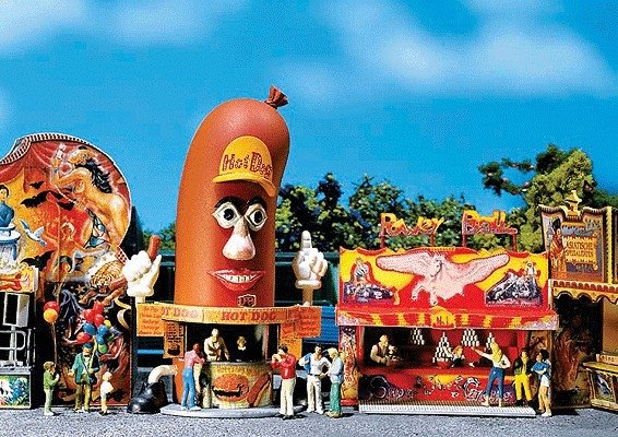 Hot Dog Man & Power Ball Booths -- Kit - Hot Dog: 2-1/2 x 1-5/8 x 2-3/8′ Power Ball: 2-11/16 x 1-3/4 x 3-27/3, HO, Faller Gmbh