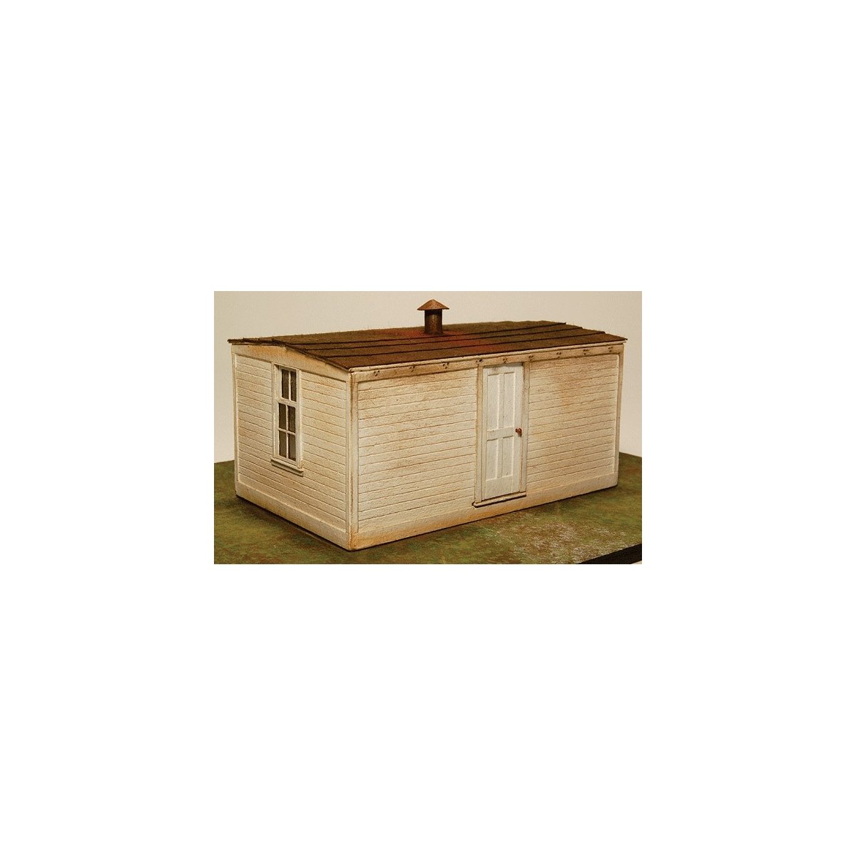 Bunk House - Kit (Laser-Cut Wood) -- 2-1/2 x 1-1/2 x 1-7/16′ 6.4 x 3.8 x 3.7cm, HO, GCLaser 1290