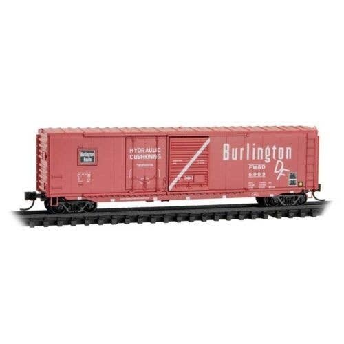 50′ Plug & Sliding Door Boxcar No Roofwalk - Ready to Run -- Chicago, Burlington & Quincy 500, N, Micro Trains Line 7600180
