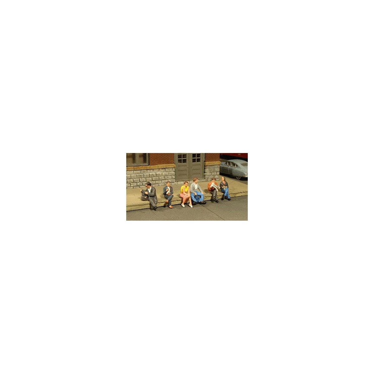 Platform Passengers - SceneScapes(TM) pkg(6) -- Seated, O, Bachmann Industries 33161