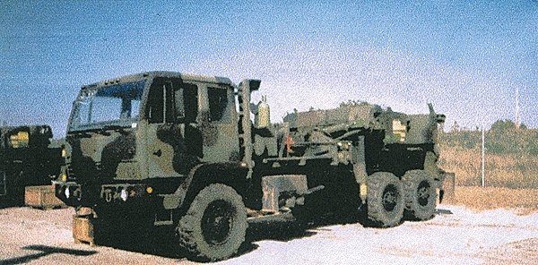 Modern US Army - MTV Series Heavy Trucks -- M1089 5-Ton Capacity 3-Axle 6x6 Wrecker, HO, Trident Miniatures 81005