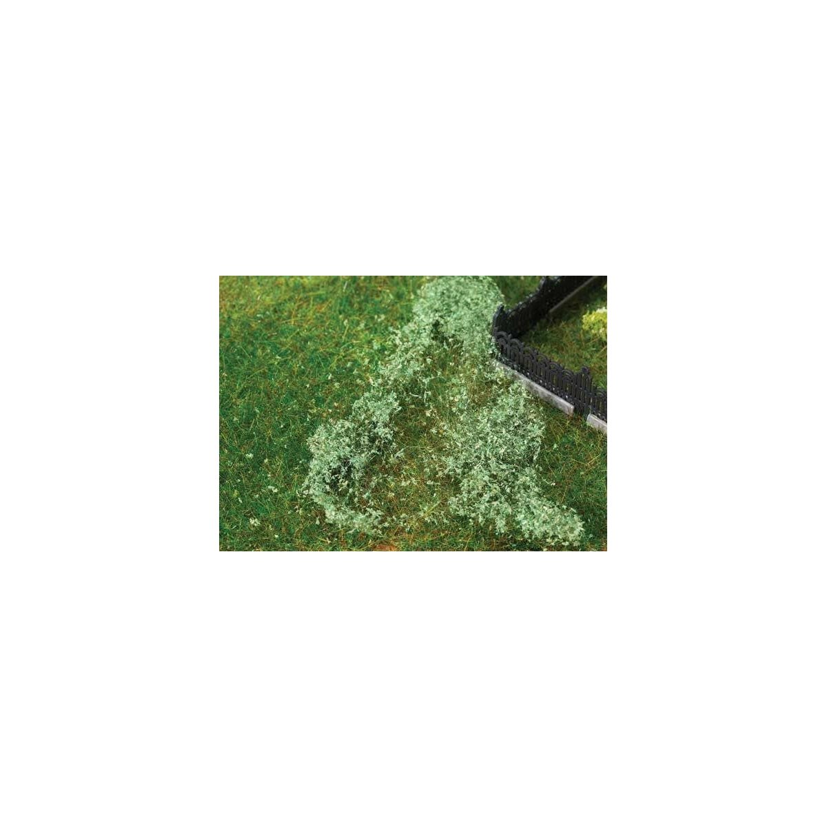 Clump Foliage -- Medium Green - Covers 7-7/8 x 11-13/16′ 20 x 30cm, HO, Faller Gmbh 181619