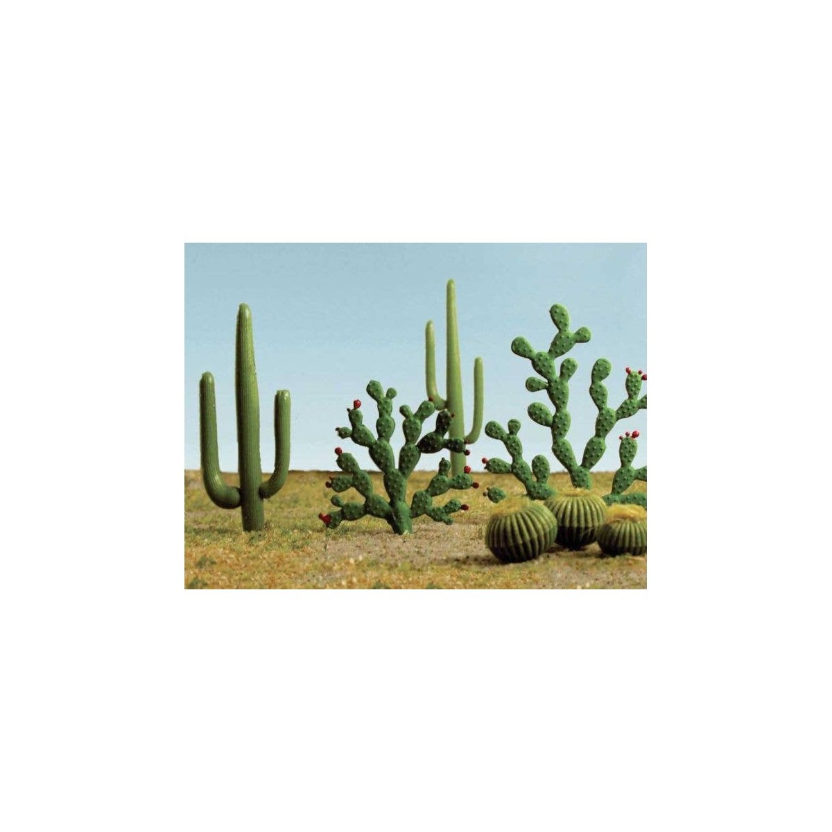 Mixed Cactus pkg(15) -- Height: 1/4 to 2-1/2′ .6 to 6.4cm, HO, Bachmann Industries 32513
